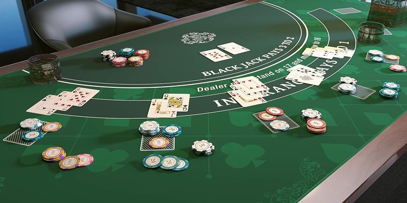 Những luật chơi quan trọng trong blackjack là gì?